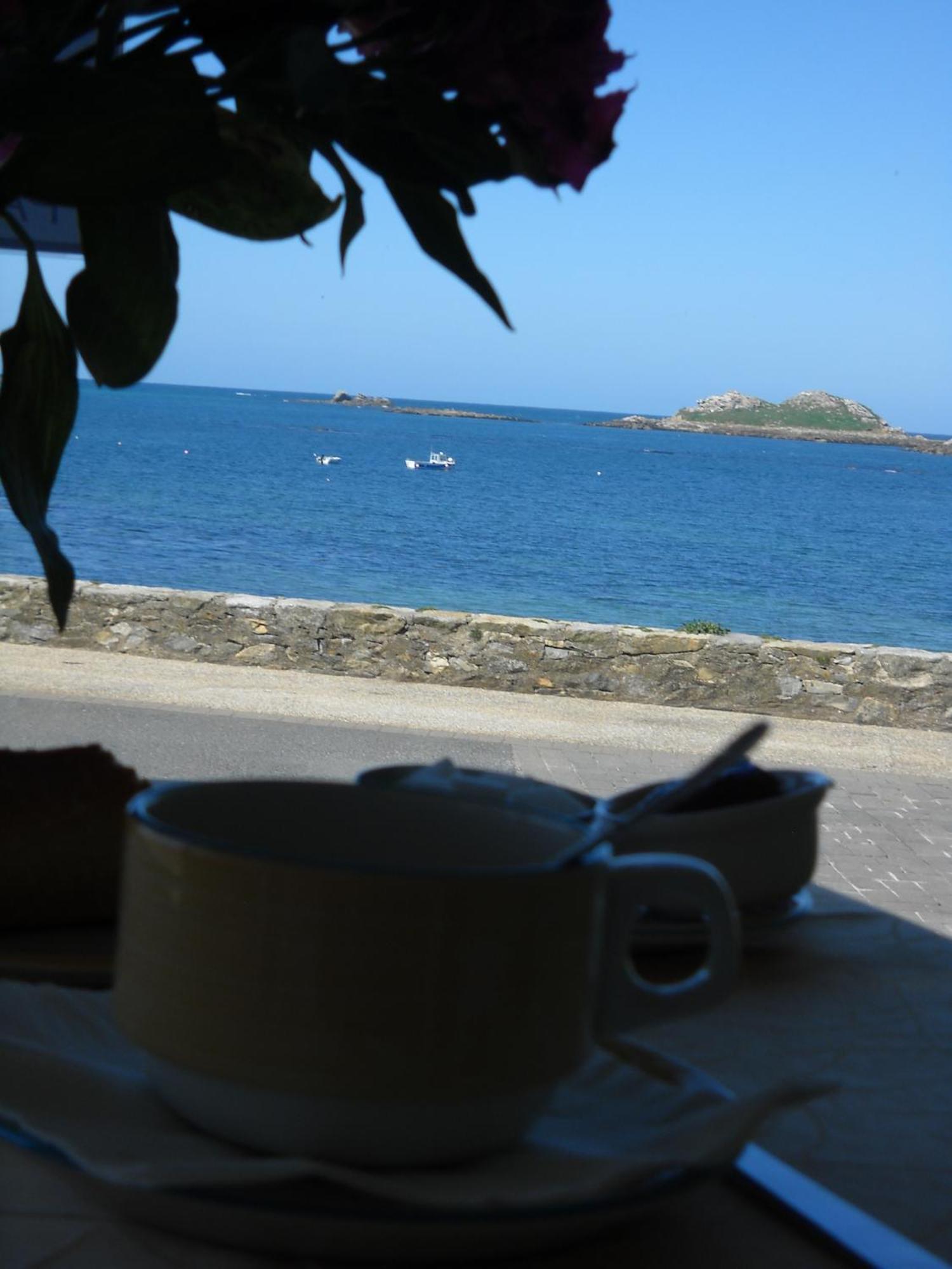 Logis Hotel Bellevue Roscoff Eksteriør billede