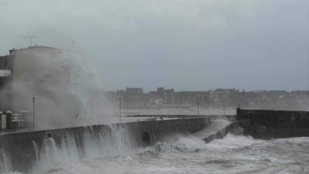 Logis Hotel Bellevue Roscoff Eksteriør billede